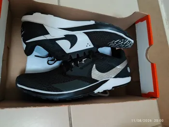 Used Nike Zoom Rival Waffle 6 bike — image 3 of 7