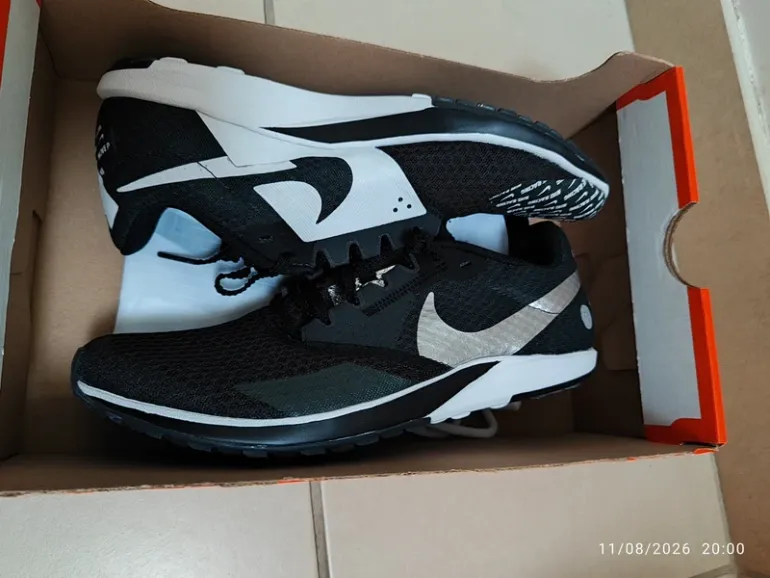 Used Nike Zoom Rival Waffle 6 bike — image 3 of 7