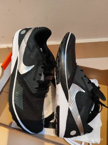 Used Nike Zoom Rival Waffle 6 Running Shoes