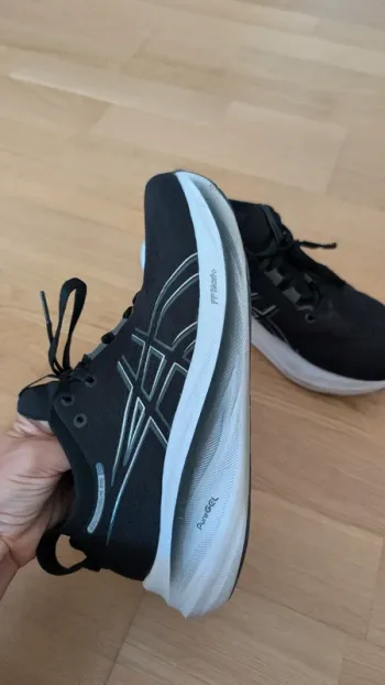 Gebrauchtes Asics Gel-Nimbus 26 bike — Bild 3 von 7
