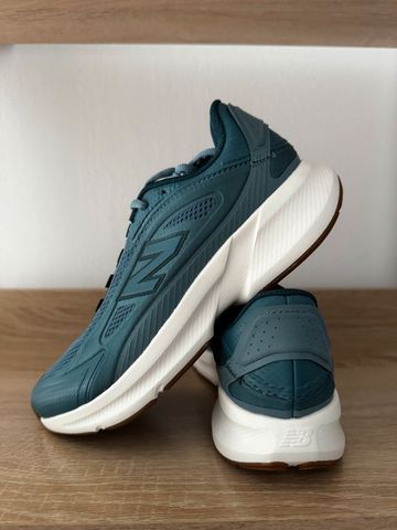 Used New Balance DynaSoft Catalyst V1 Running Shoes