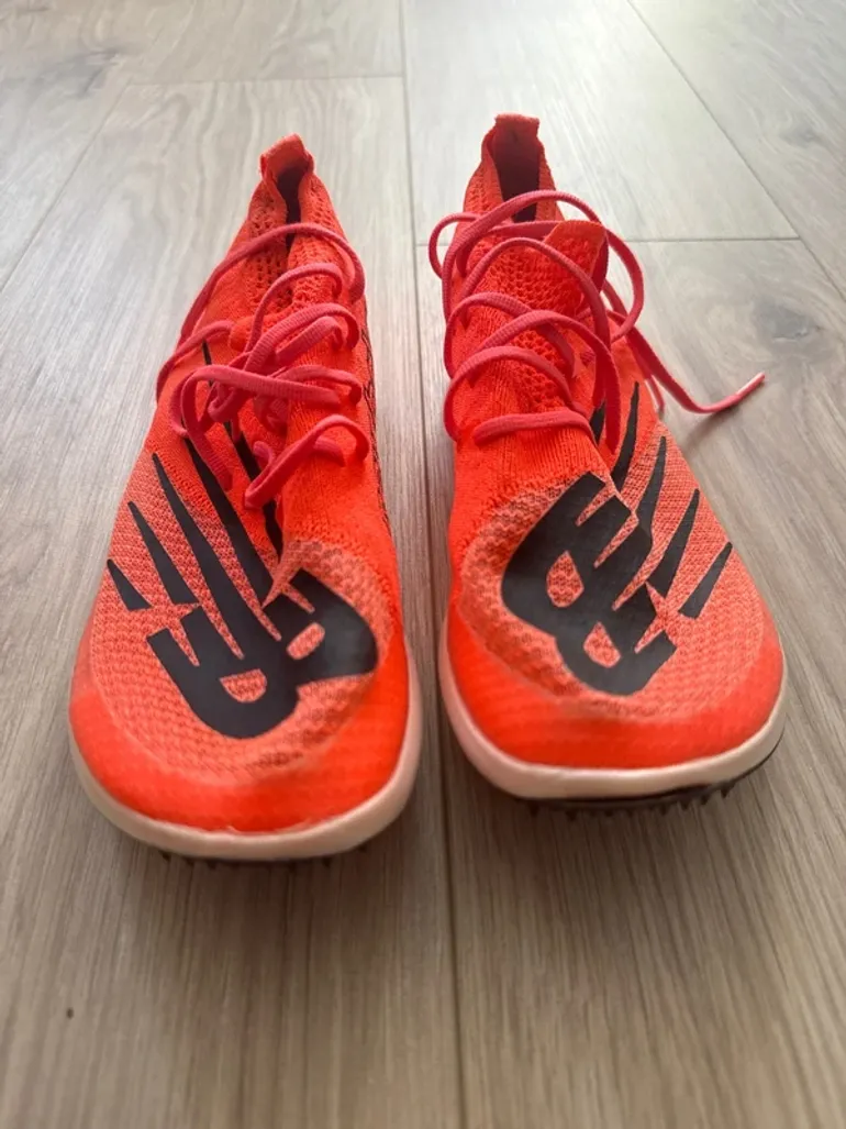 Used New Balance Carbon Spikes bike — image 2 of 5