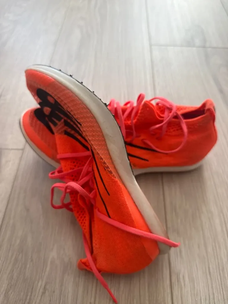 Used New Balance Carbon Spikes bike — image 5 of 5