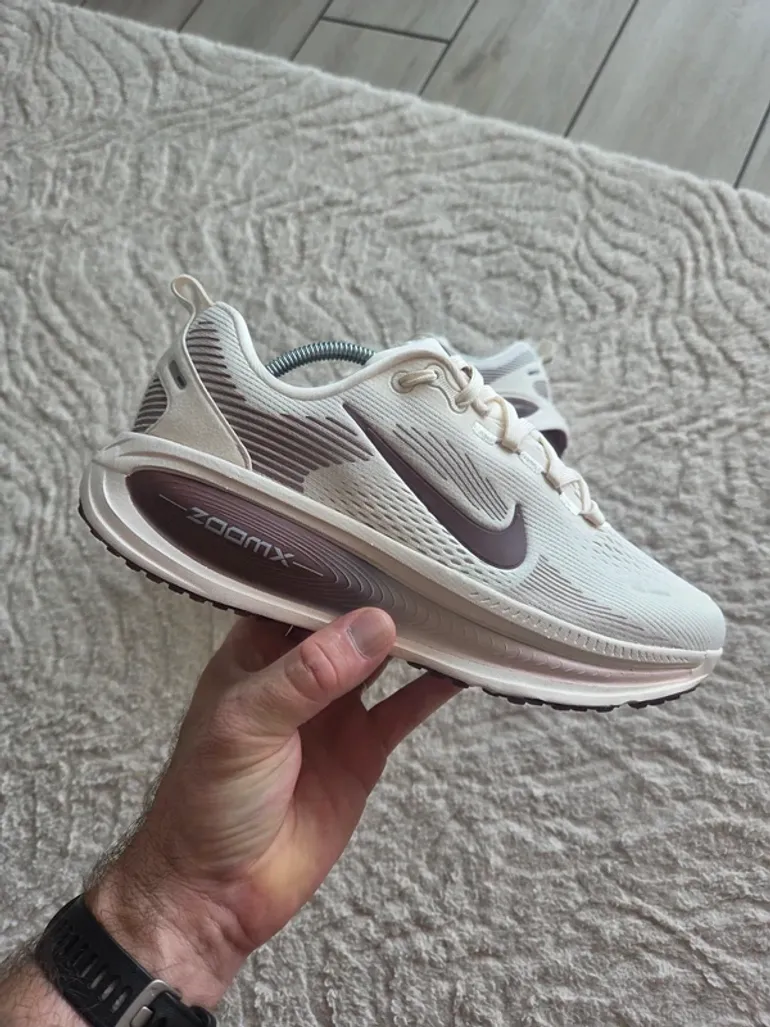 Used Nike Vomero 18 bike — image 3 of 9