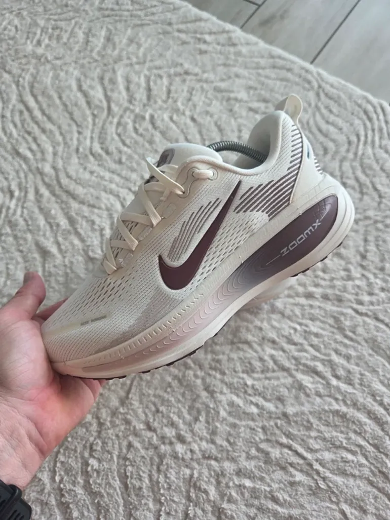 Used Nike Vomero 18 bike — image 7 of 9