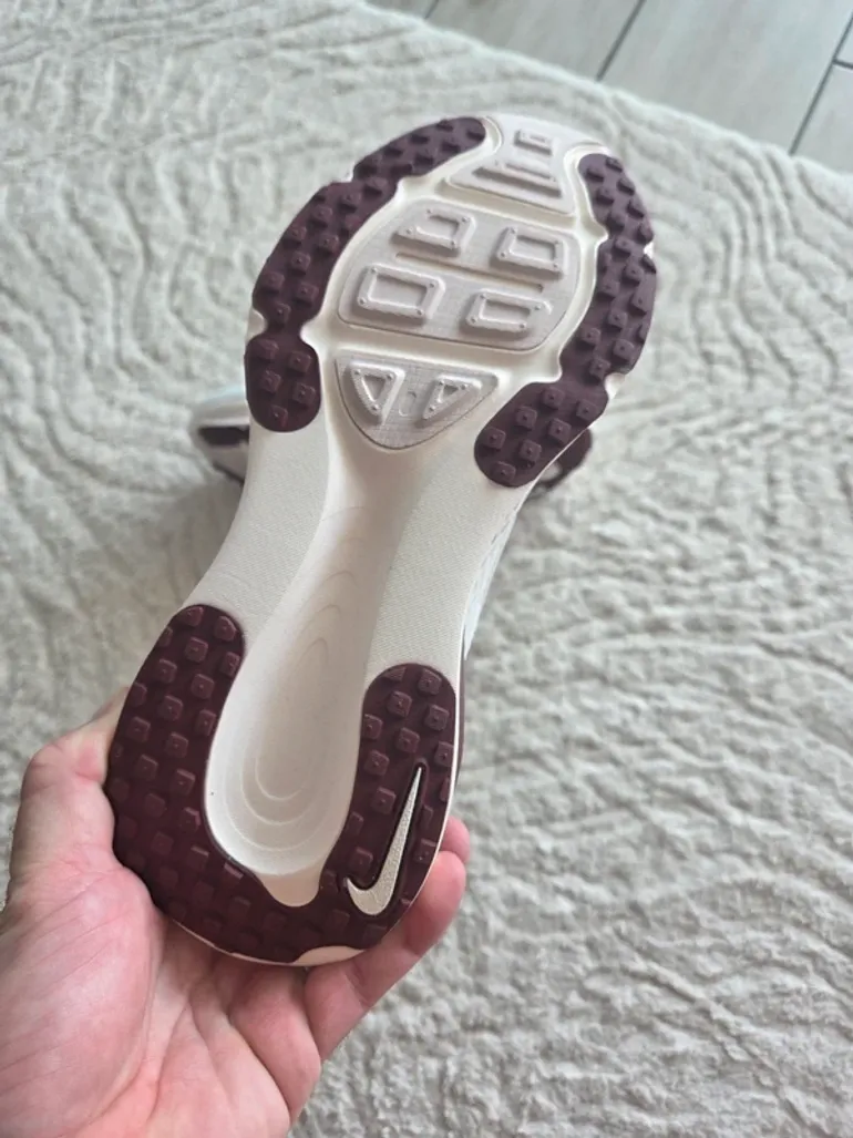 Used Nike Vomero 18 bike — image 5 of 9