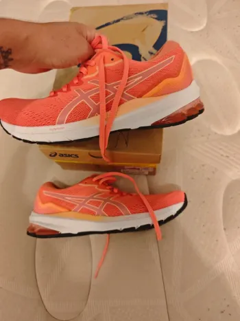 Used Asics GT-1000 11 bike — image 1 of 10