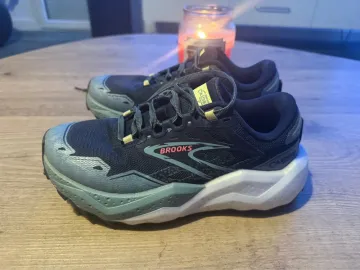 Used Brooks Caldera Running Shoes