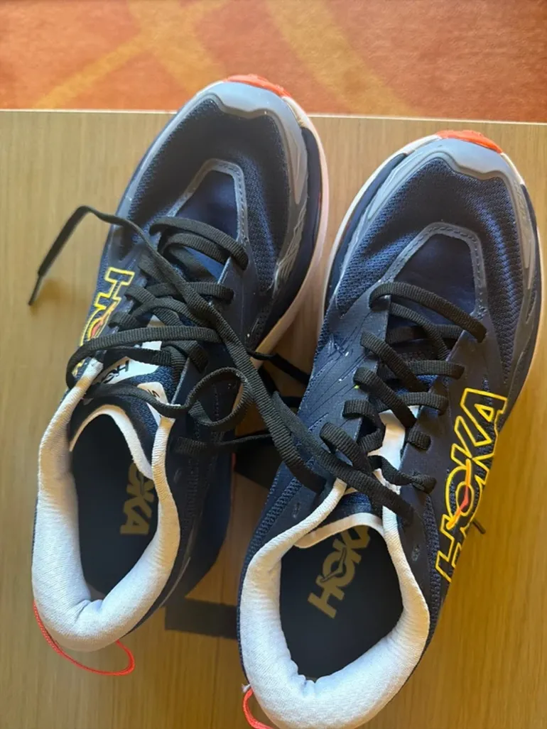 Used Hoka Mafate 5 bike — image 8 of 9