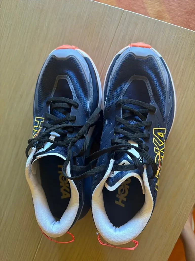 Used Hoka Mafate 5 bike — image 9 of 9