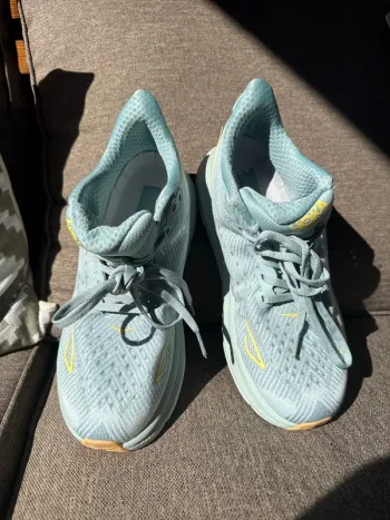 Hoka Clifton 9 bike d'occasion — image 1 sur 6