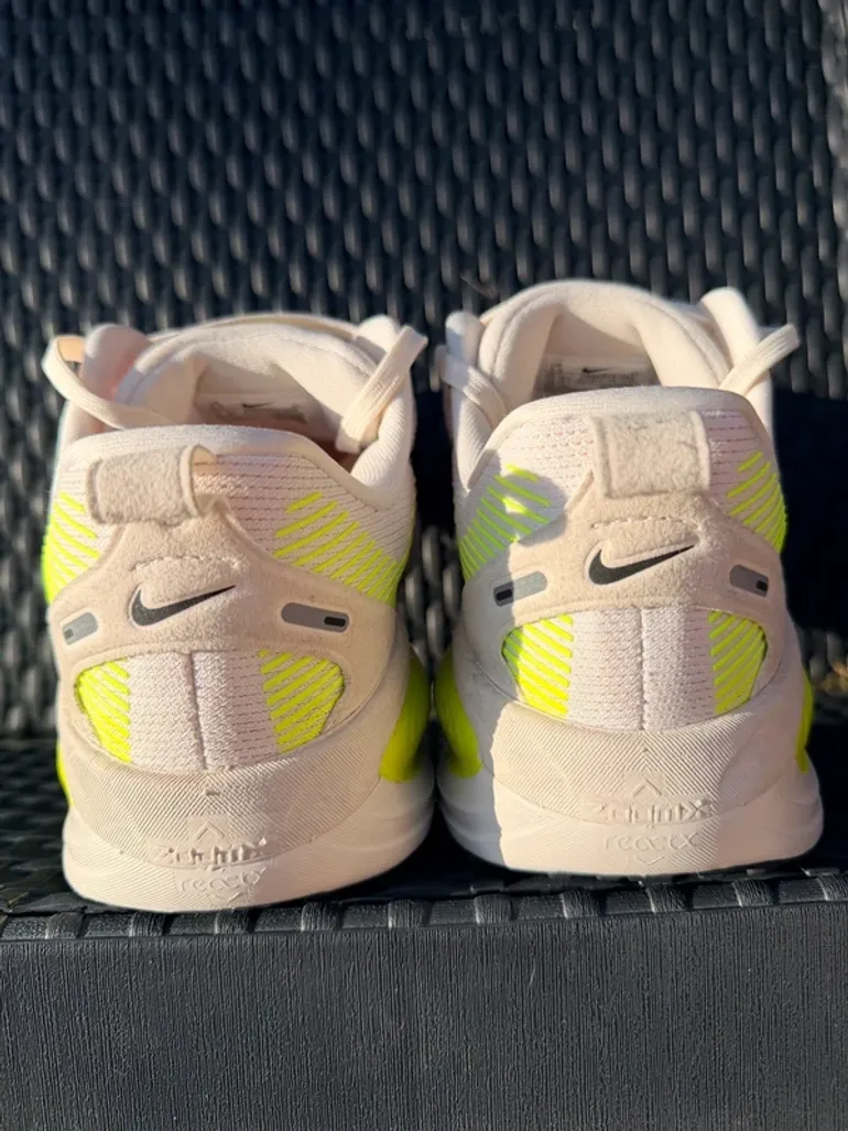 Used Nike Vomero 18 bike — image 6 of 7
