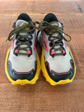 Used Brooks Running Shoes bike — image 2 of 5