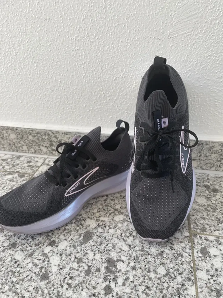 Käytetty Brooks Levitate StealthFit 5 bike — kuva 3 / 5