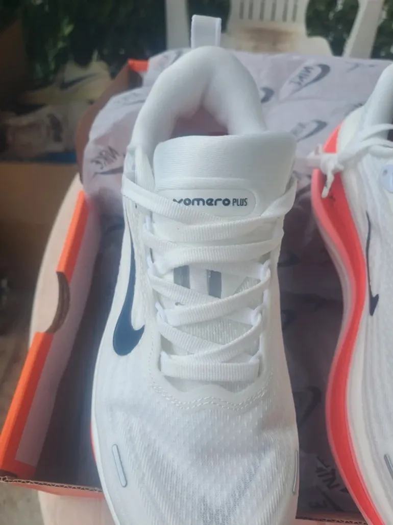 Used Nike Vomero Plus Run bike — image 4 of 7