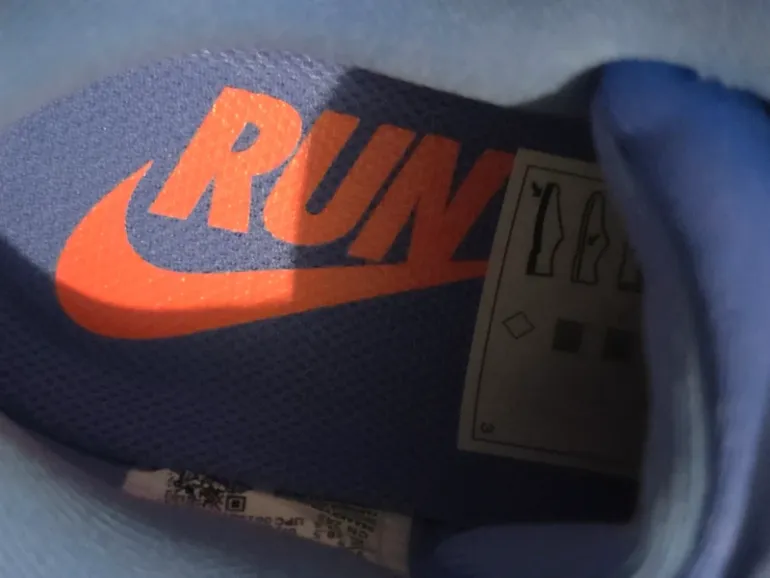 Used Saucony Vomero Plus bike — image 4 of 5
