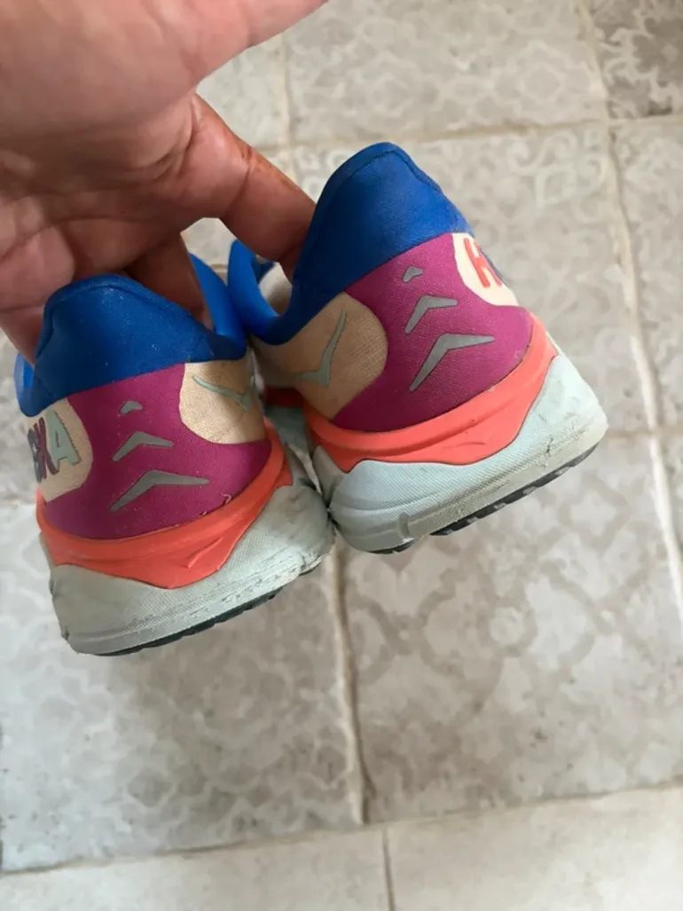 Used Hoka Running Shoes bike — image 3 of 4