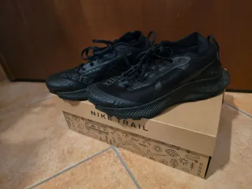 Used Pegasus Trail 3 GTX Running Shoes