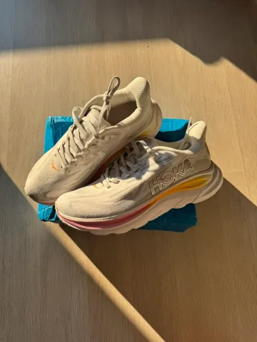Hoka Clifton 10 Running Shoes de segunda mano