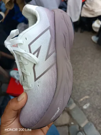 Used Lightweight New Balance Trainers bike — image 3 of 4