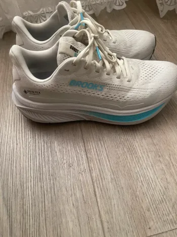 Used Brooks Ghost 17 GTX bike — image 2 of 10