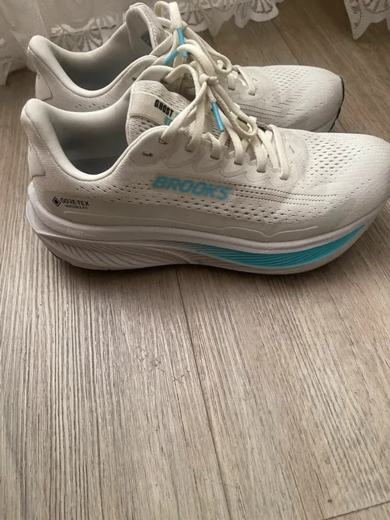 Used Brooks Ghost 17 GTX bike — image 2 of 10