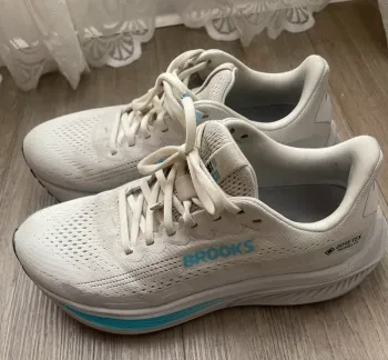 Used Brooks Ghost 17 GTX bike — image 1 of 10