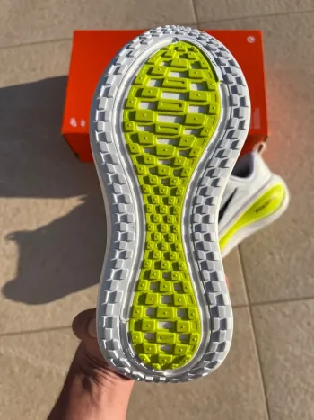 Used Nike Vomero Plus bike — image 5 of 8