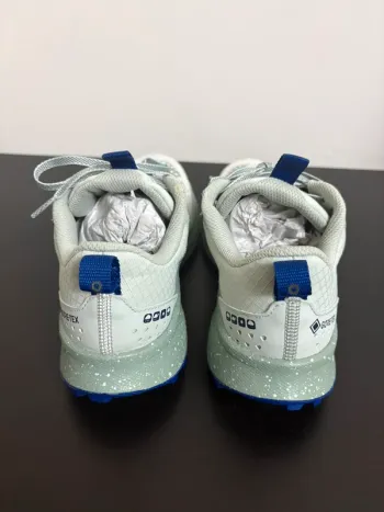 Used Saucony Trail Running Shoes Women bike — image 3 of 9