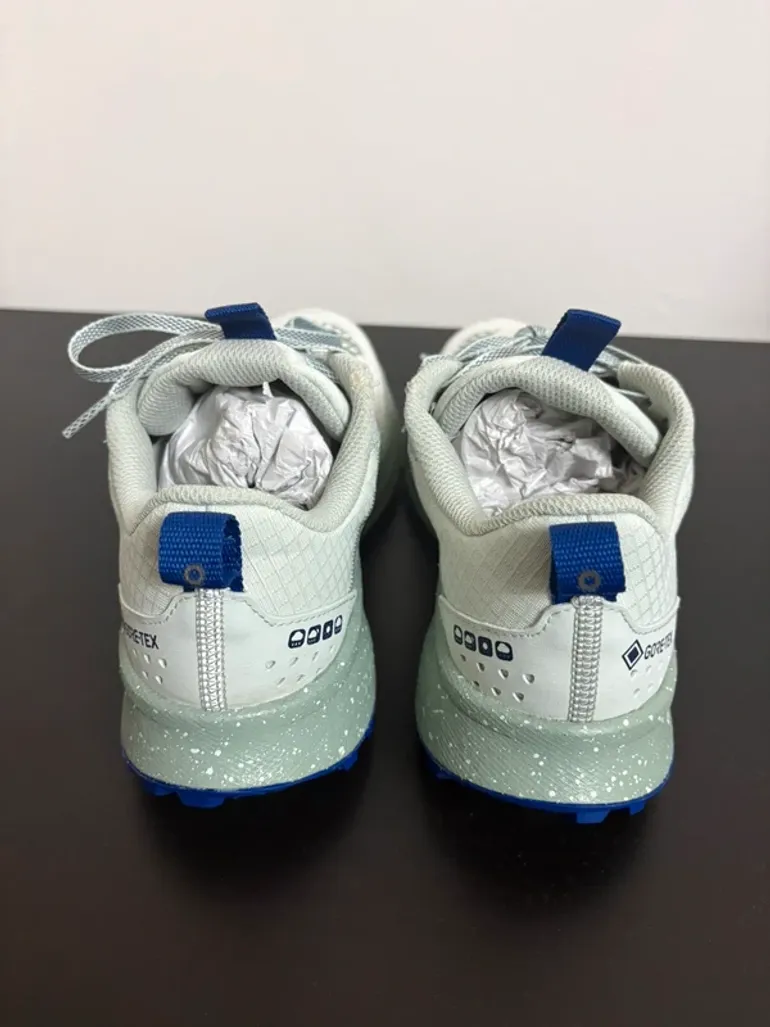Used Saucony Trail Running Shoes Women bike — image 3 of 9