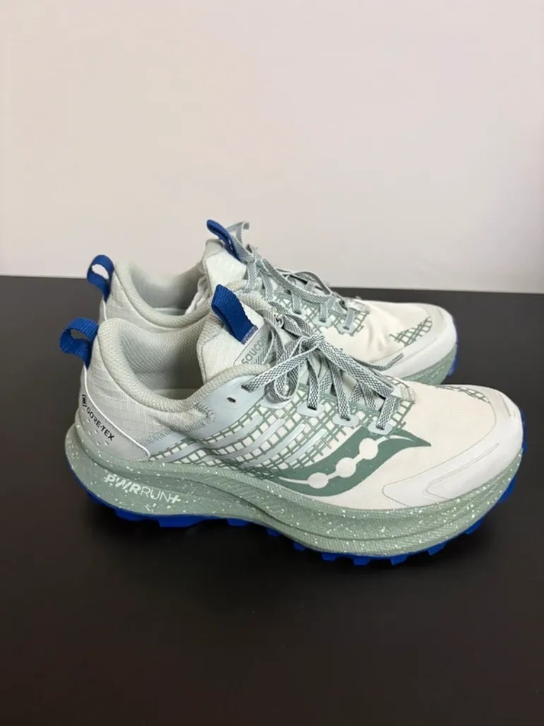 Used Saucony Trail Running Shoes Women bike — image 4 of 9