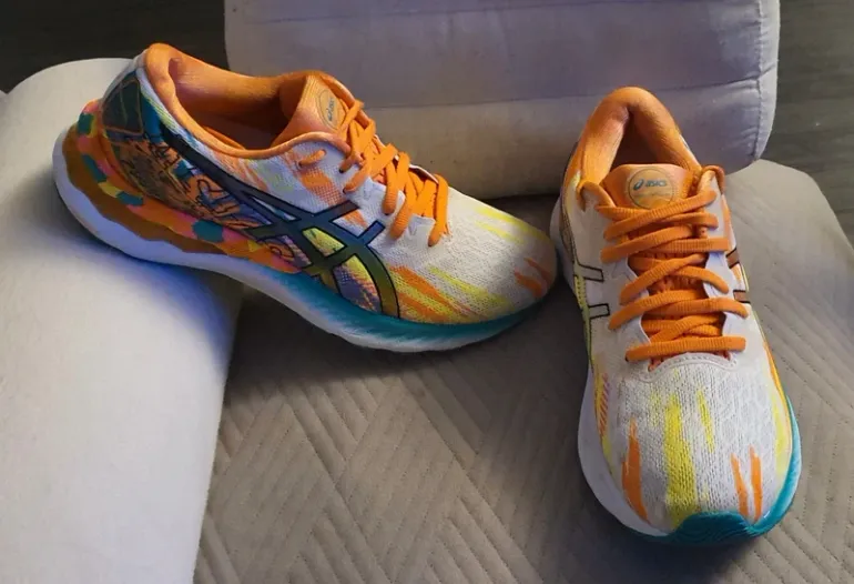 Used Asics Running Shoes bike — image 6 of 6