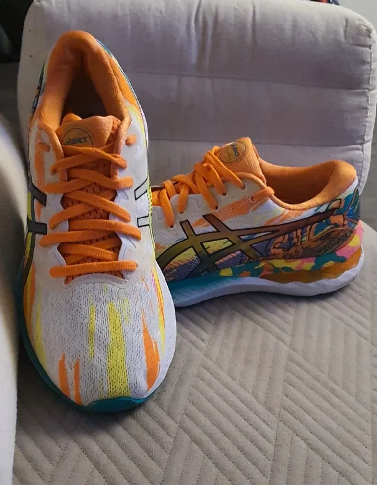 Used Asics Running Shoes bike — image 3 of 6