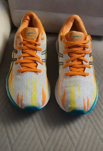Used Asics Running Shoes bike — image 4 of 6