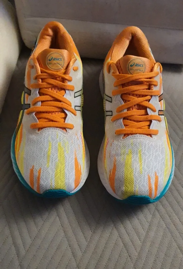 Used Asics Running Shoes bike — image 4 of 6
