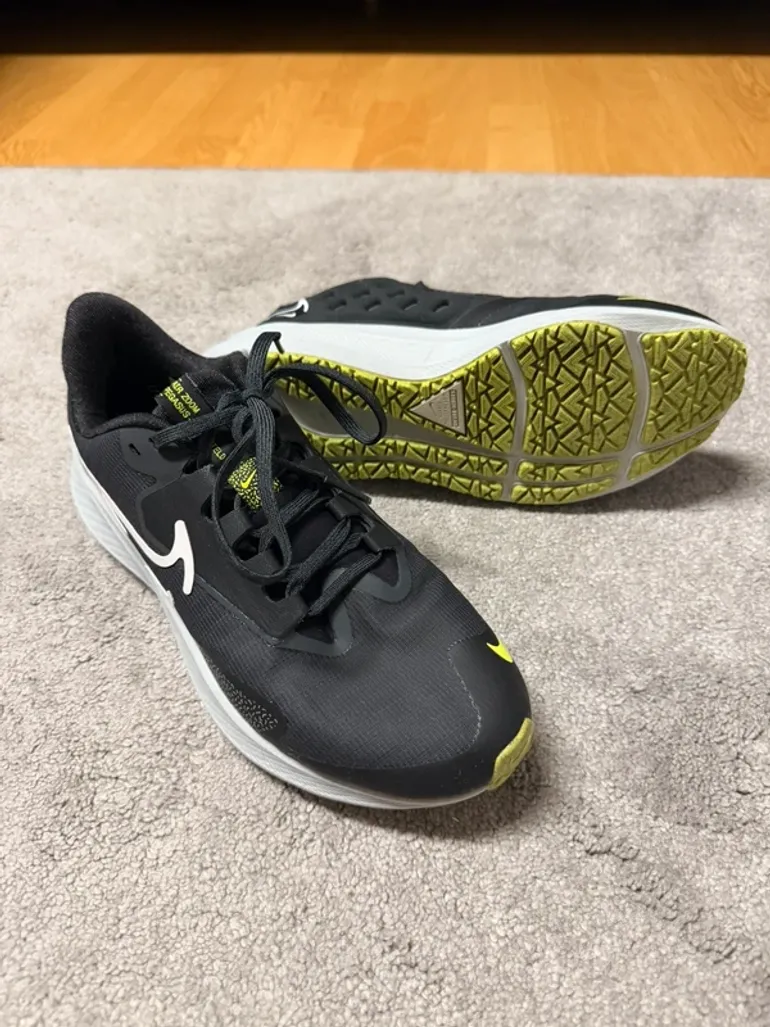 Used Pegasus Nike Air Zoom 39 Shield bike — image 6 of 6