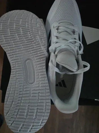 Käytetty Adidas Runfalcon 3.0 J bike — kuva 3 / 3