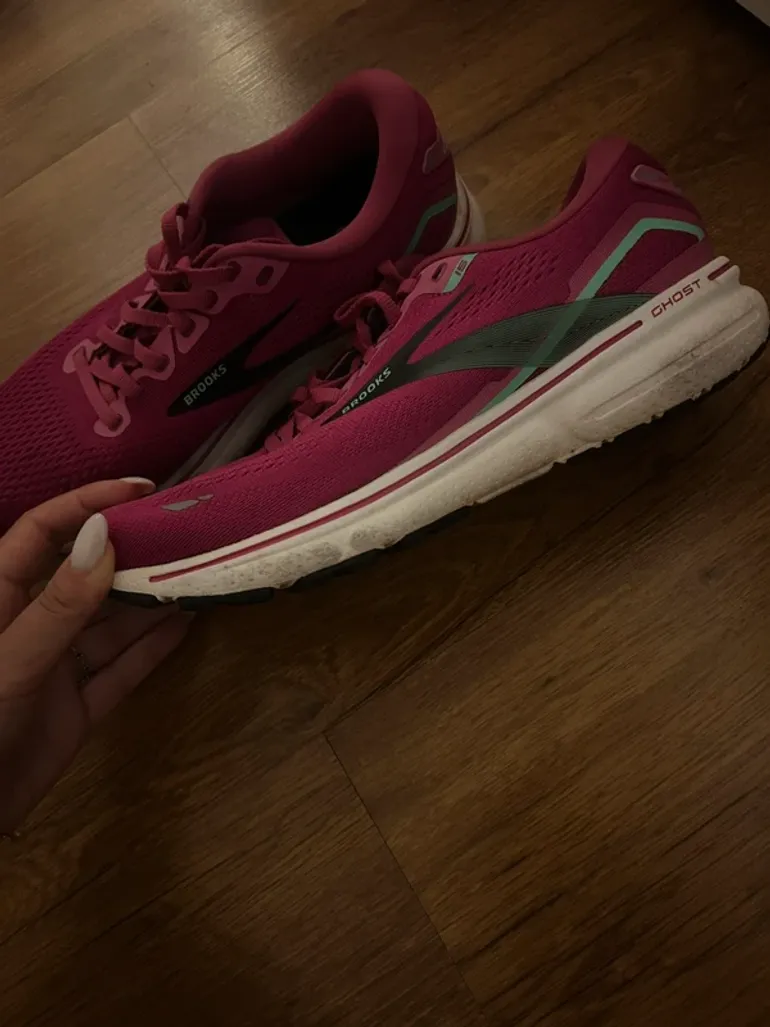 Used Brooks Running Shoes bike — image 4 of 4