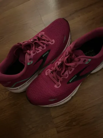 Used Brooks Running Shoes bike — image 2 of 4