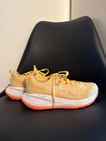 Asics Cumulus 27 bike usato — immagine 1 di 4