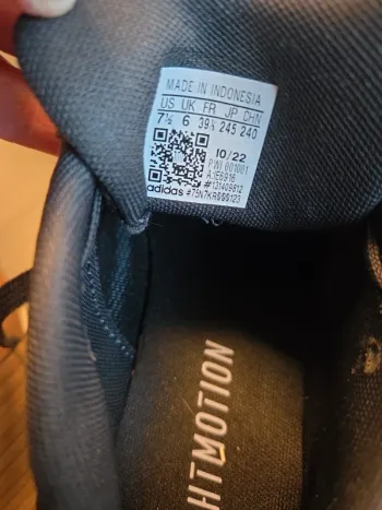 Used Adidas Running Shoes bike — image 4 of 4