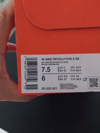 Nike Revolution 8 SE bike usato — immagine 3 di 3