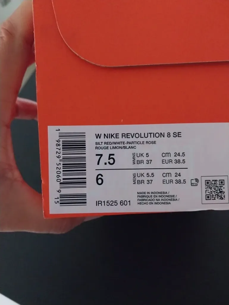 Nike Revolution 8 SE bike usato — immagine 3 di 3