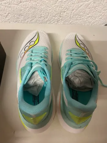 Použité Saucony Endorphin Azura bike — obrázek 7 z 8