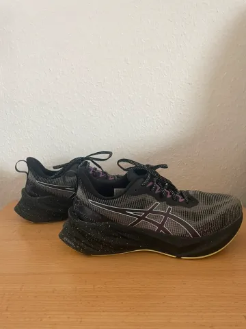 Used Ideal Novablast 3 W Running Shoes