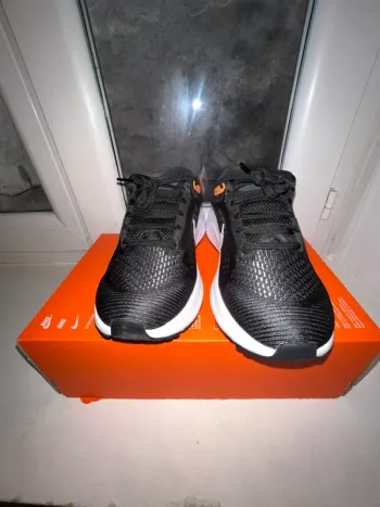 Used Nike Air Zoom Structure 24 bike — image 5 of 6