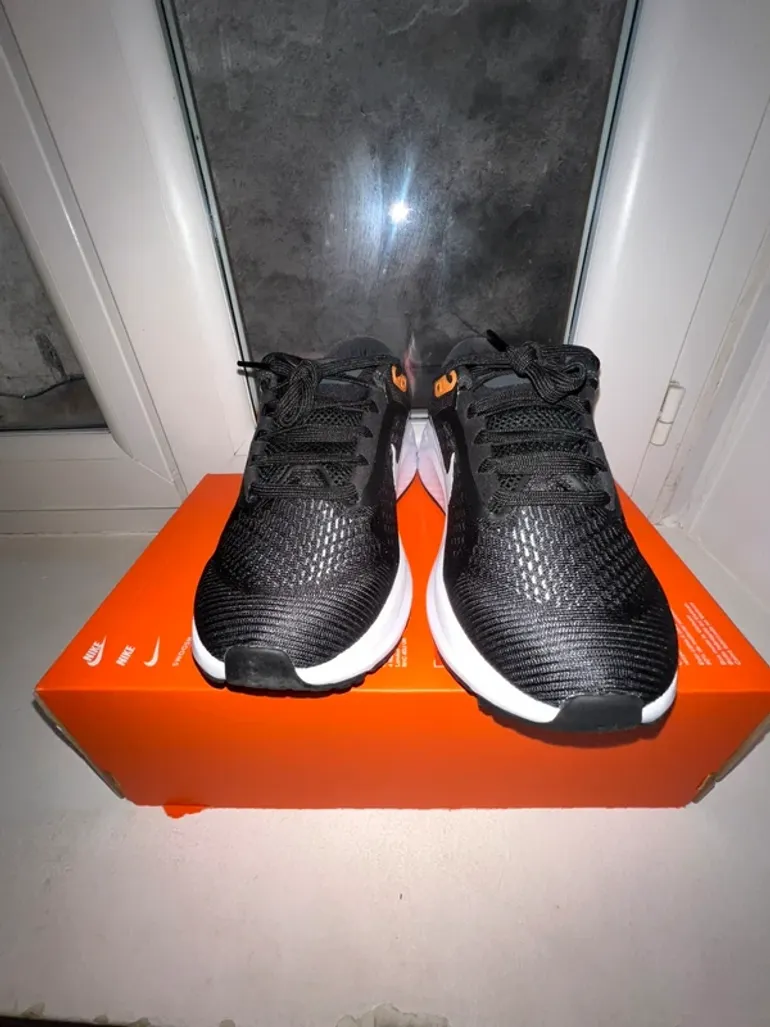 Used Nike Air Zoom Structure 24 bike — image 5 of 6