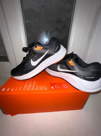 Used Nike Air Zoom Structure 24 bike — image 6 of 6