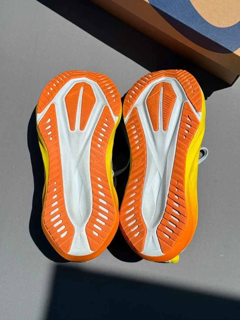 Used Asics Novablast 5 bike — image 3 of 3