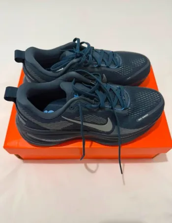 Used Nike Vomero 18 bike — image 1 of 6
